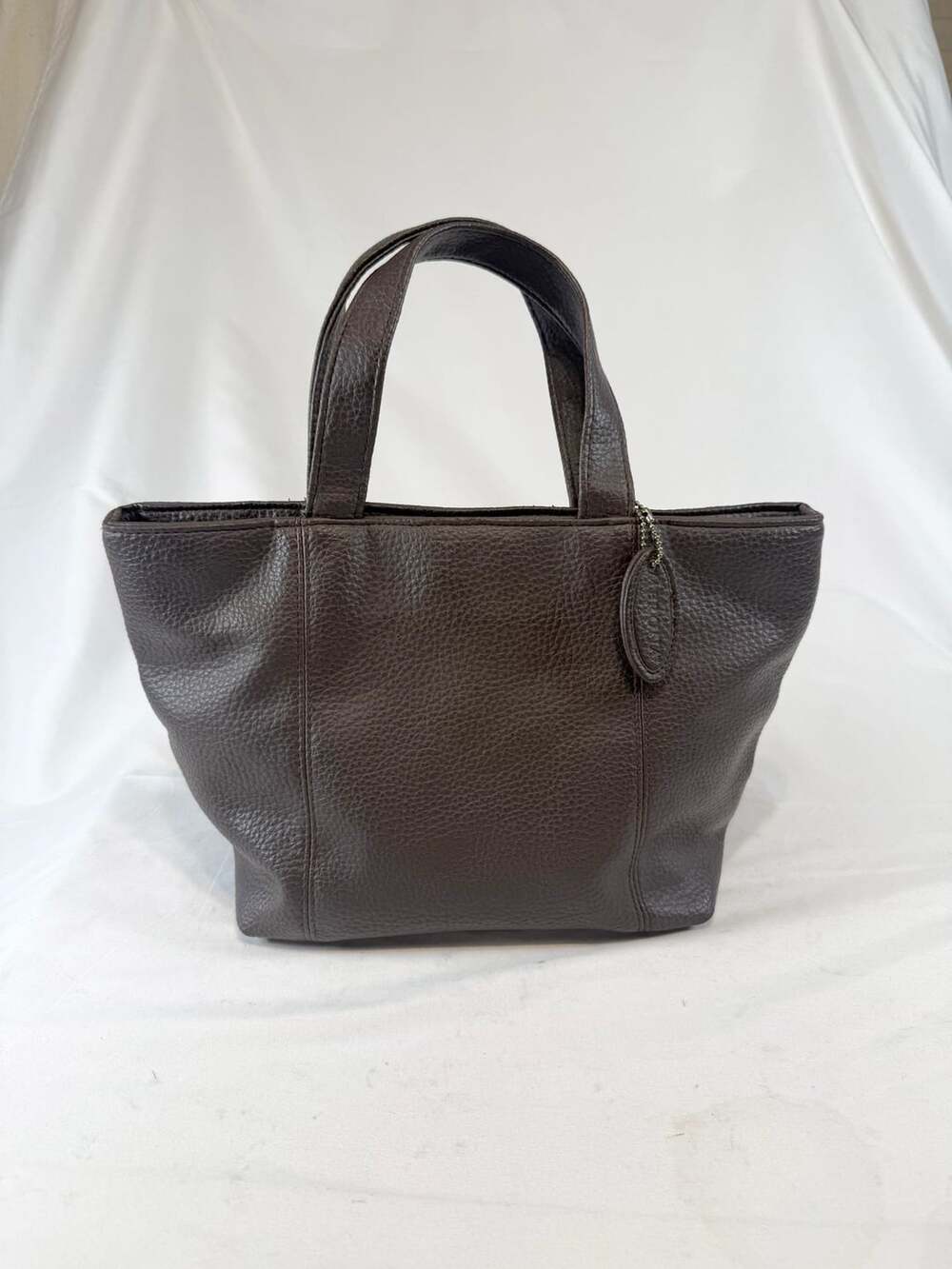 Merona Brown Faux Leather Tote Handbag Zip Top minimalist tote
everyday neutral